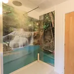 River Walk Apartment *