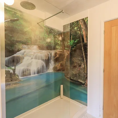 River Walk Apartment *